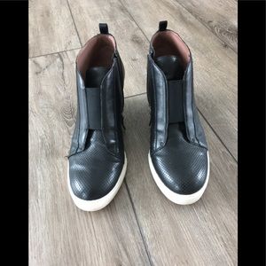 Lines Paola Black Sneaker Heels